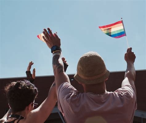 annuncio gay|Chatta e fissa appuntamenti con uomini gay, bisessuali,